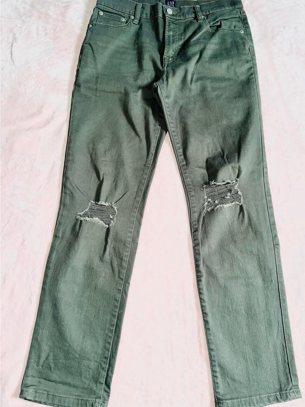 GAP Women’s Olive Straight-Leg Distressed Jeans